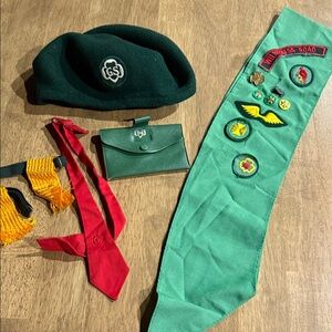 Girl Scouts Green Beret and Sash Set